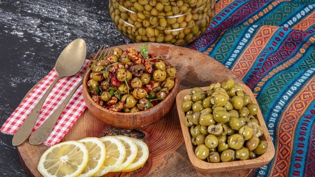 Halhalı Zeytini Nedir? Özellikleri, Hasat Zamanı ve Faydaları