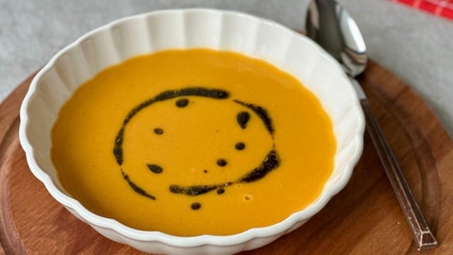 Huriye'nin Tarifi: Nohutlu Mercimek Çorbası