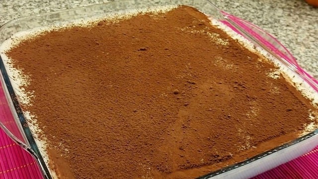 Yumuşacık Kekiyle: Labneli Kolay Tiramisu