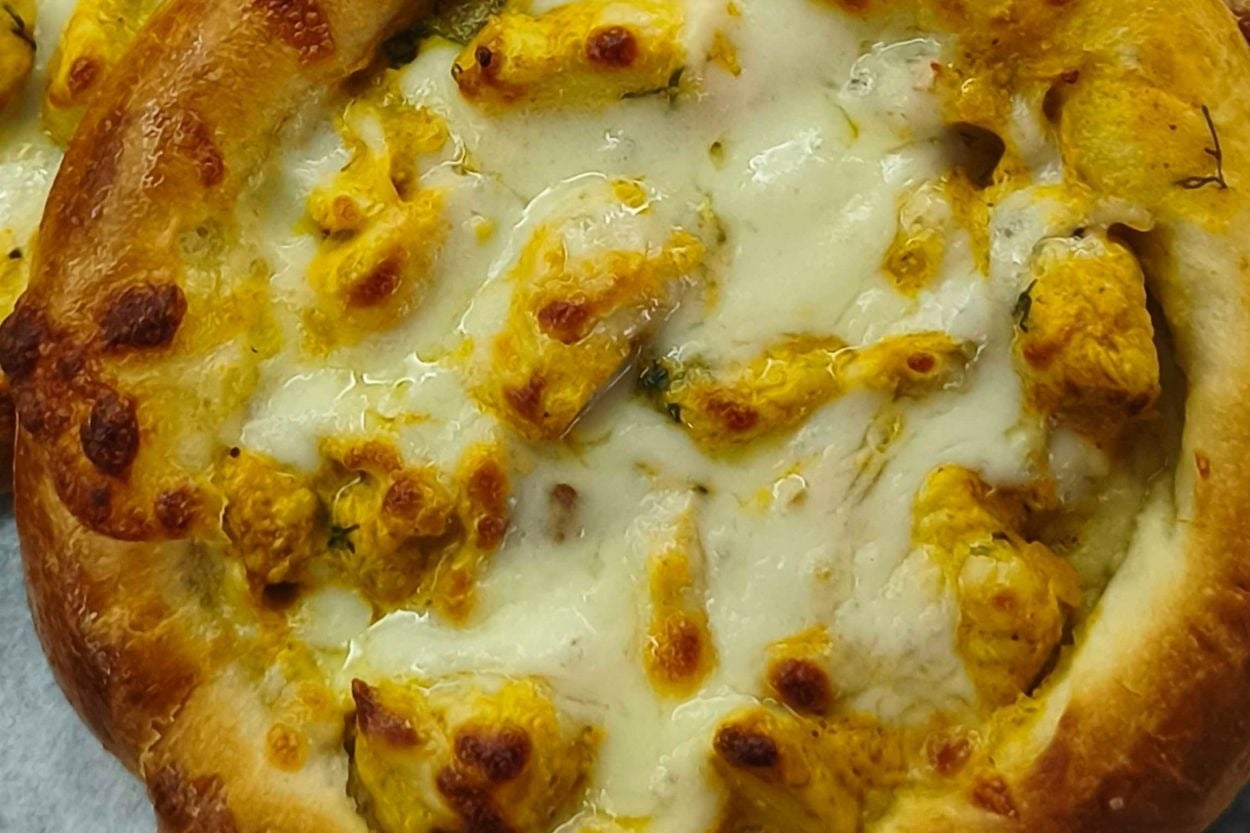 Lezzeti Harcında: Baharatlı Tavuklu Pide