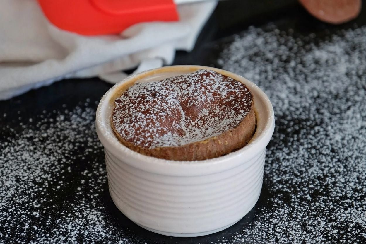 Akışkanlık Garantili: Bitter Çikolatalı Nefis Sufle Tarifi