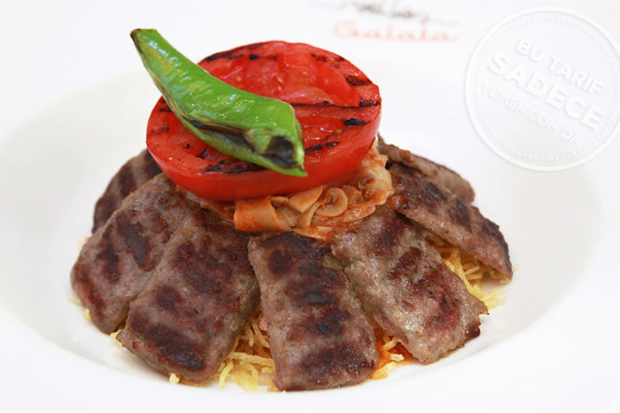 Galata Muhallebicisi’nden: Mantar Soslu Çökertme Kebabı