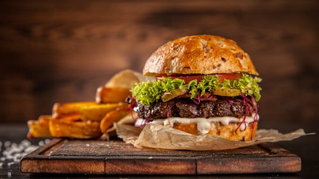 Hiç Bu Kadar Kolay Olmamıştı: Klasik Hamburger