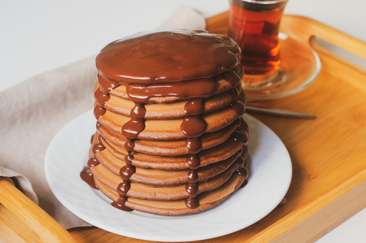 Tam Ölçülü, Lezzet Garantili: Kakaolu Kolay Pancake