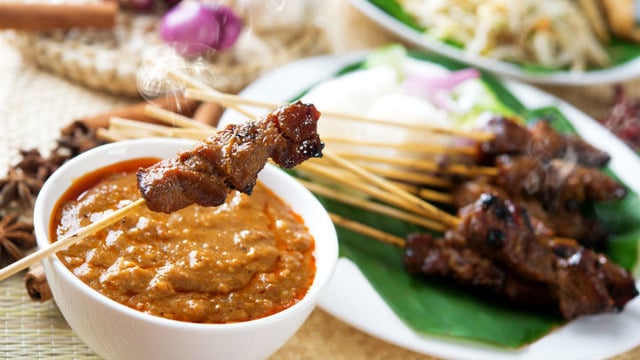Yer Fıstıklı Uzakdoğulu: Beef Satay
