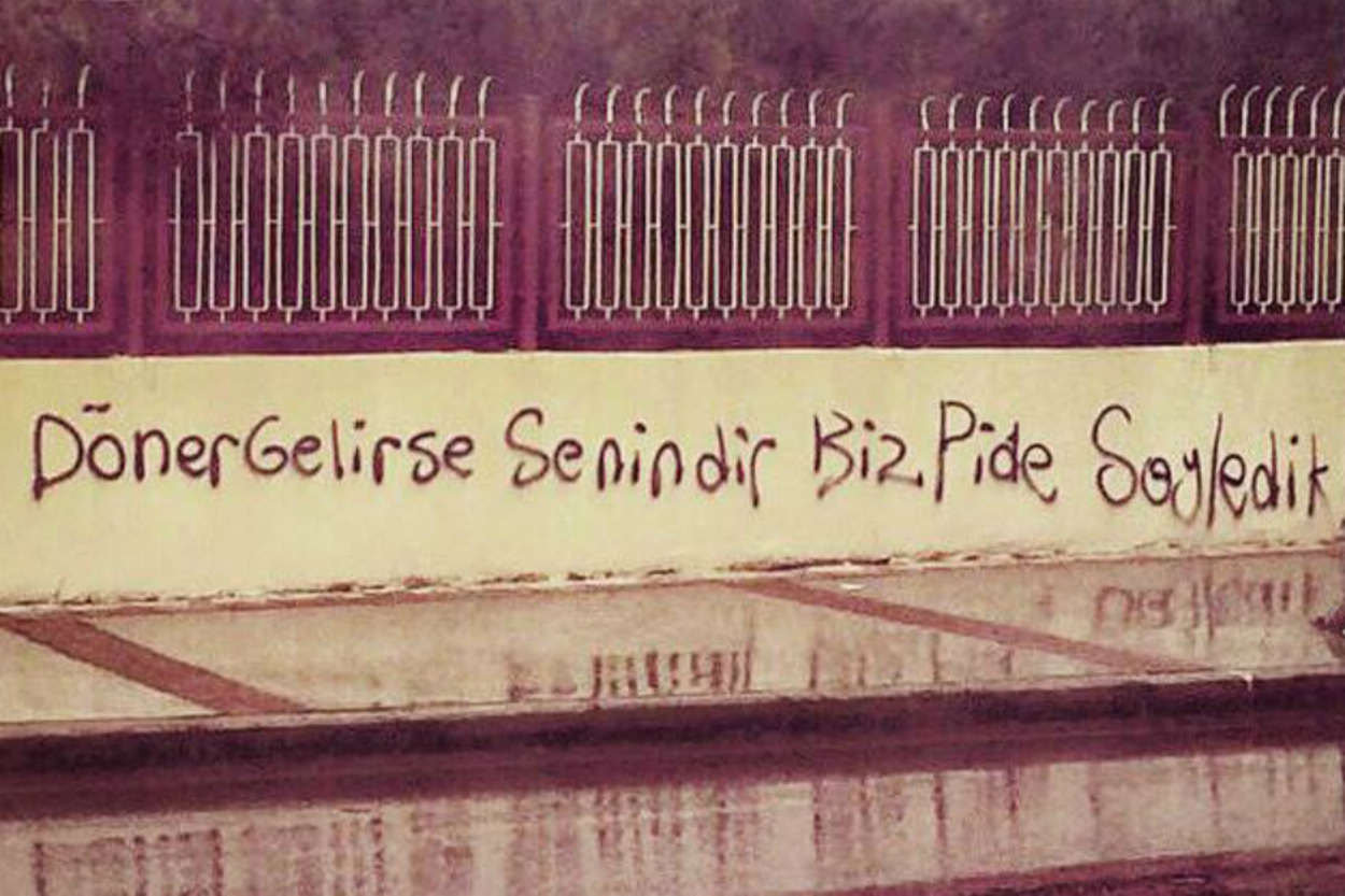 Yemek Sevgisinin Kalplerden Çıkıp Sokaklara Taştığı 22 Duvar Yazısı