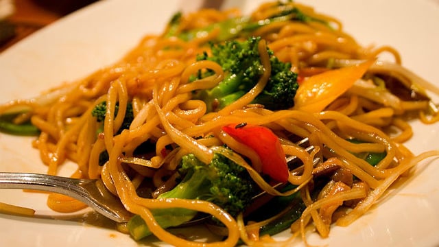 Çin İşi: Sebzeli Lo Mein