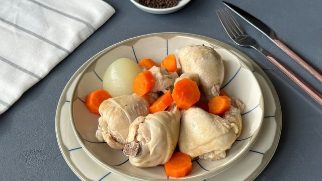 Protein ve Şifa Deposu: Düdüklüde Tavuk Haşlama