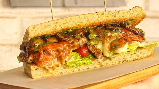 İstanbul'da İki Dilim Ekmek Arasına Dünyanın Lezzetini Sığdıran 10 Sandviç Mekanı