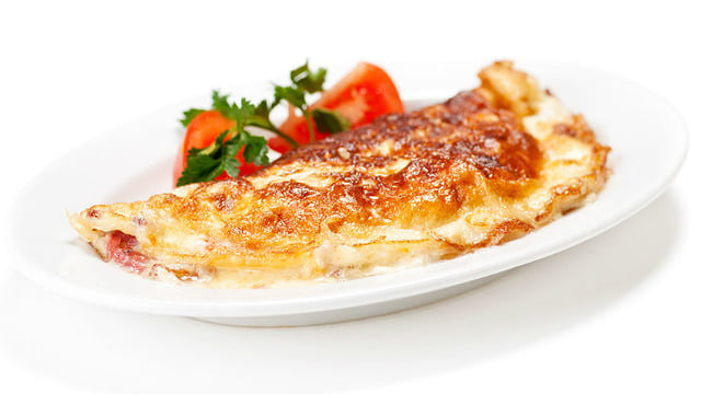 CookZone'dan: Kurutulmuş Domatesli ve Zeytinli Omlet
