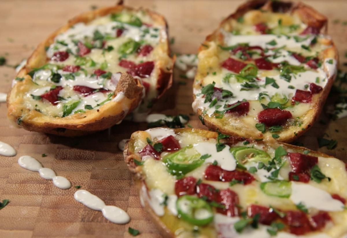 Sanırsın Pizza: Fırında Patates Kabukları [İZLE] Tarifi