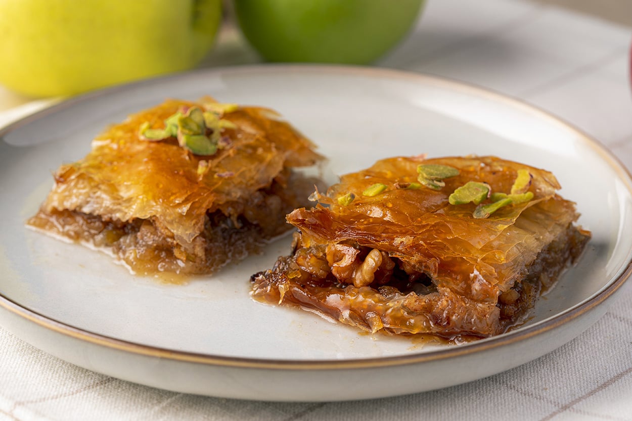 Baklavaya Yenilik Geldi: Elmalı Baklava