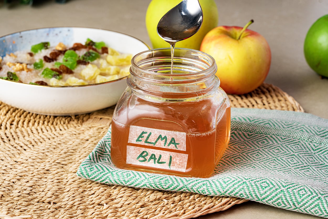 Tam Mevsiminde: Elma Balı
