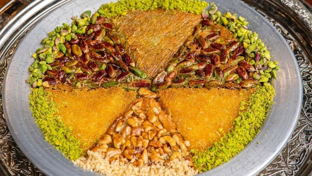 Hatay'ın Dünyaya Armağanı Künefeyi İstanbul'da Yiyebileceğiniz En İyi 10 Mekan