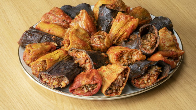 Sofraları Güzelleştiren: Fırın Poşetinde Kuru Dolma