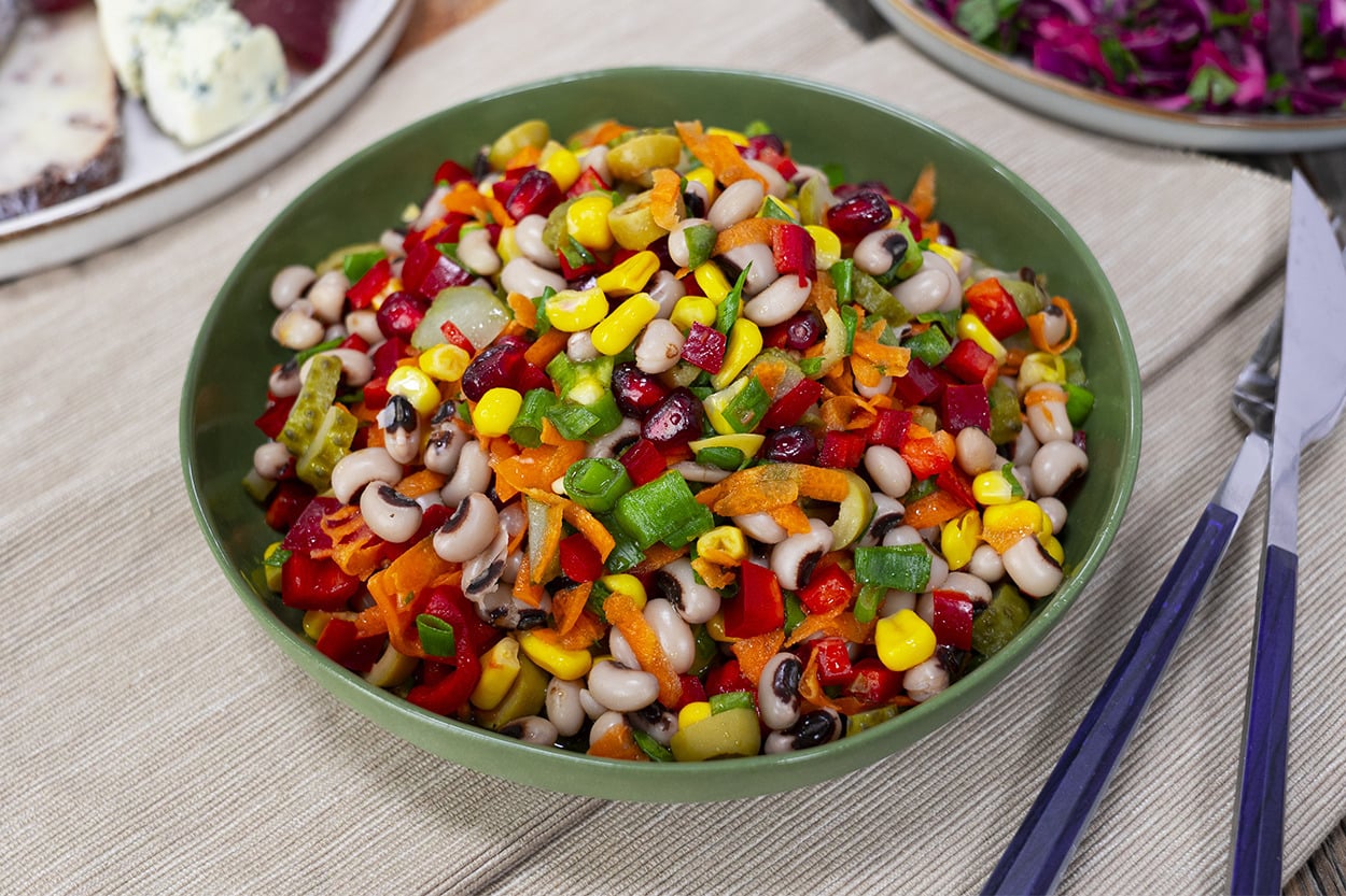 Tek Başına Bir Öğün: Kuru Börülce Salatası