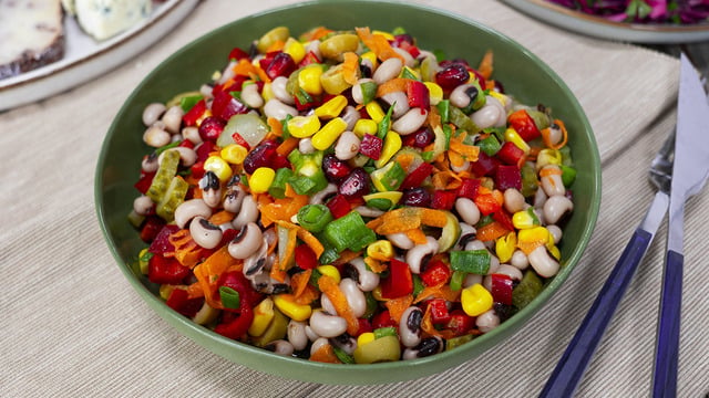 Tek Başına Bir Öğün: Kuru Börülce Salatası