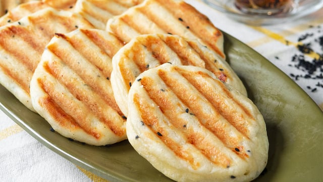Pratiği Var: Tost Makinesinde Peynirli Pofuduk