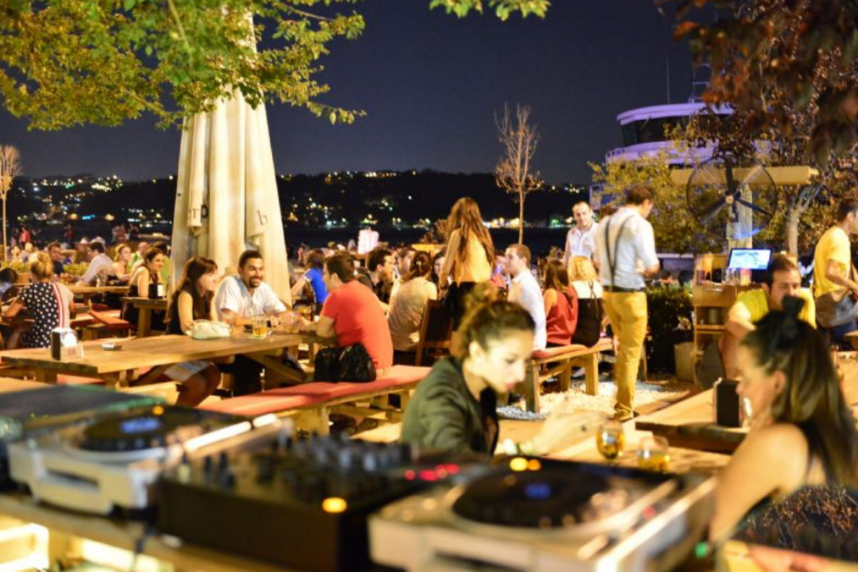 Bahçeşehir Üniversitelilerin Okulu Uzatmak İsteyeceği Kadar Güzel 11 Deniz Kokulu Mekan