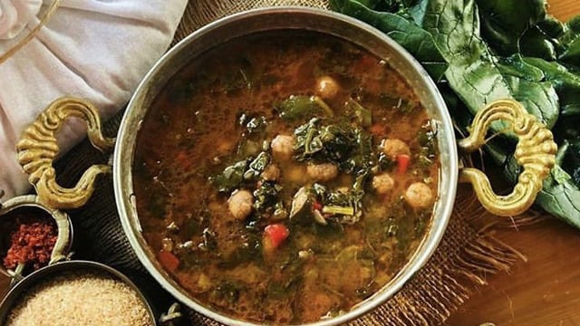 Ekşimsi ve Ferah: Köfteli Ispanak Çorbası