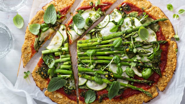 O Bir Glutensiz: Kuşkonmazlı Karnabahar Pizza