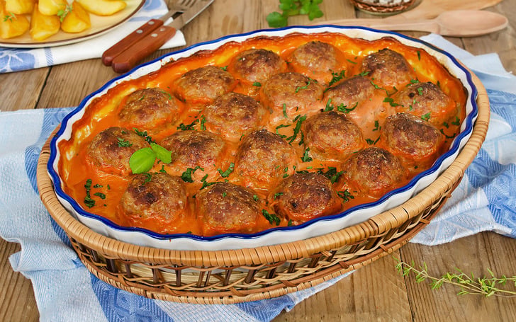 Salçalı Köfte Tarifi