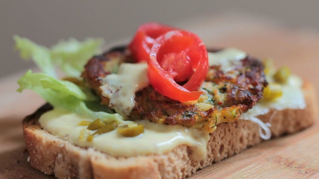 En Sağlıklısından: Mücver Burger