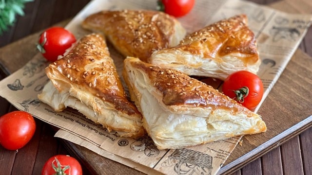 Çıtır Çıtır: Peynirli Milföy Böreği