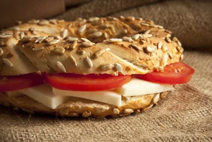 Kaşarlı simit kaç kalori?