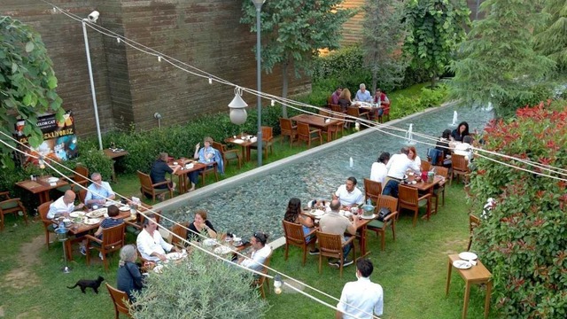 Herkes Tatildeyken Sizi İstanbul’da Mutlu Edecek 10 Yaz Esintili Mekan