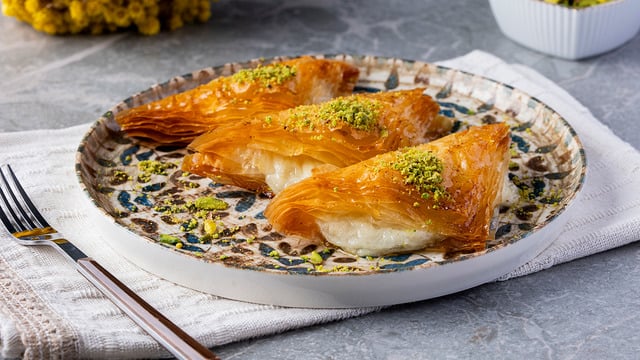 Az Şerbetli, Çıtır Çıtır: Muhallebili Baklava