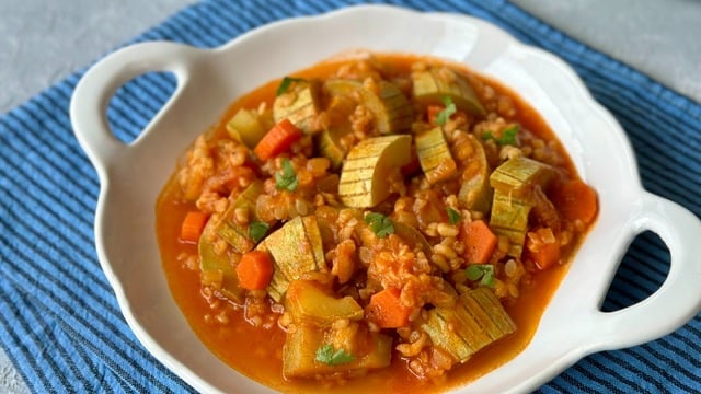 Diyet Dostu: Bulgurlu Kabak Yemeği