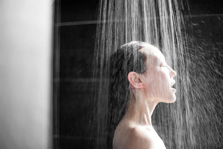 dus-almak-banyo-yapmak-orucu-bozar-mi