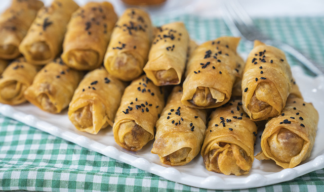 Yeri Ayrı: Patlıcanlı Börek
