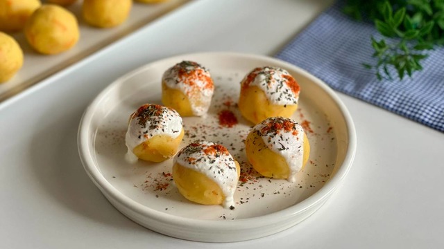 İçinde Lezzet Saklı: Havuçlu Patates Topları