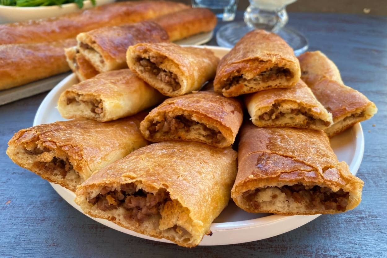 İçi Sulu, Dışı Çıtır: Kıymalı Kapalı Pide