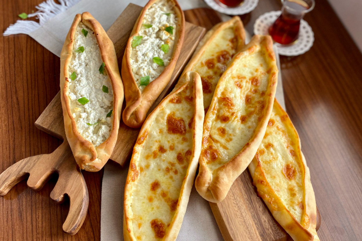 Her Öğünde Yenir: Peynirli Pide