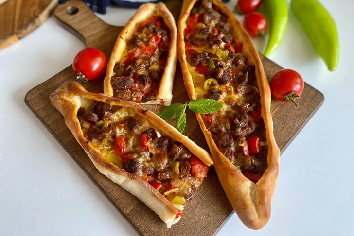 Kuşbaşılı Pide Tarifi