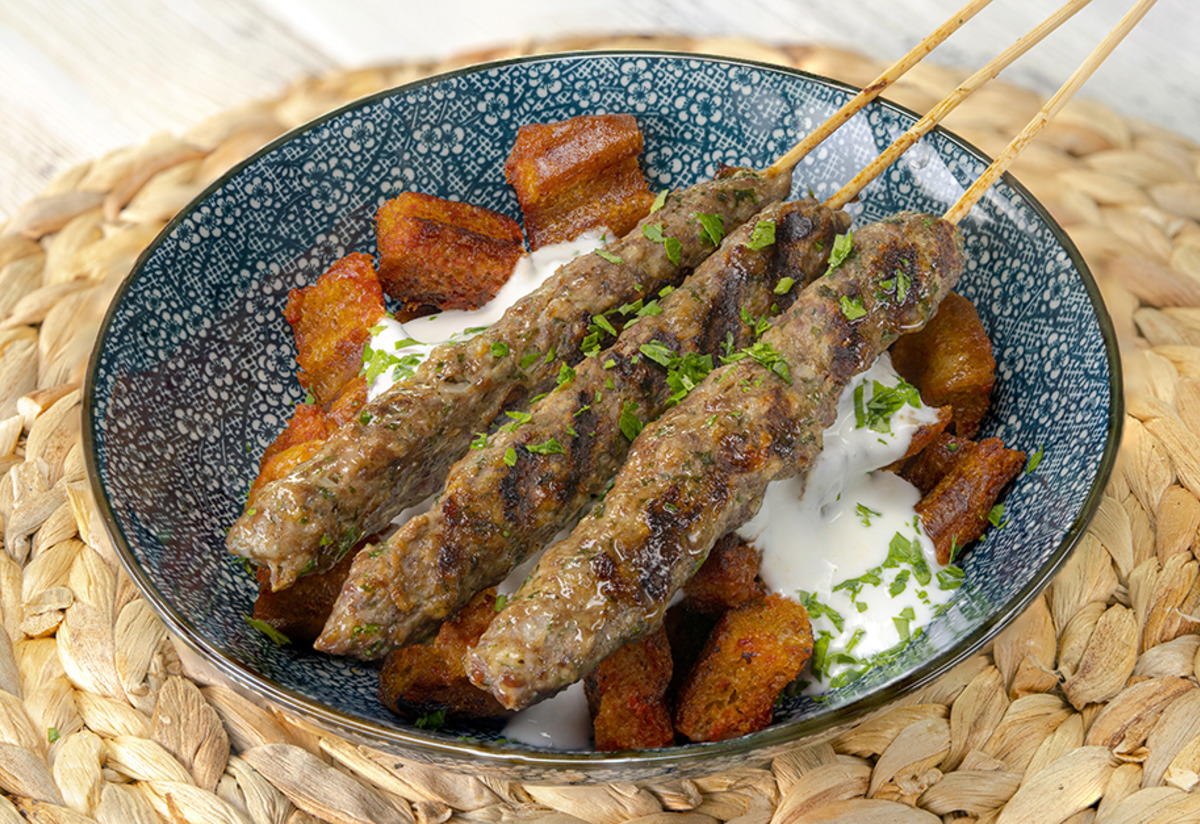 İskender Sunumlu: Şiş Köfte Tarifi