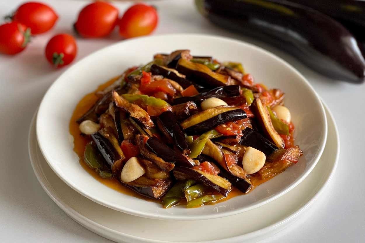 Huriye'nin Tarifi: Patlıcan Çığırtma