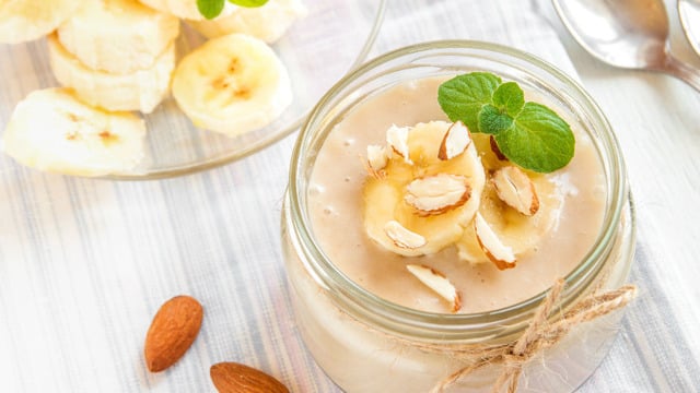 Hafif Tatlı, Nefis Kokulu: Muzlu Bademli Puding