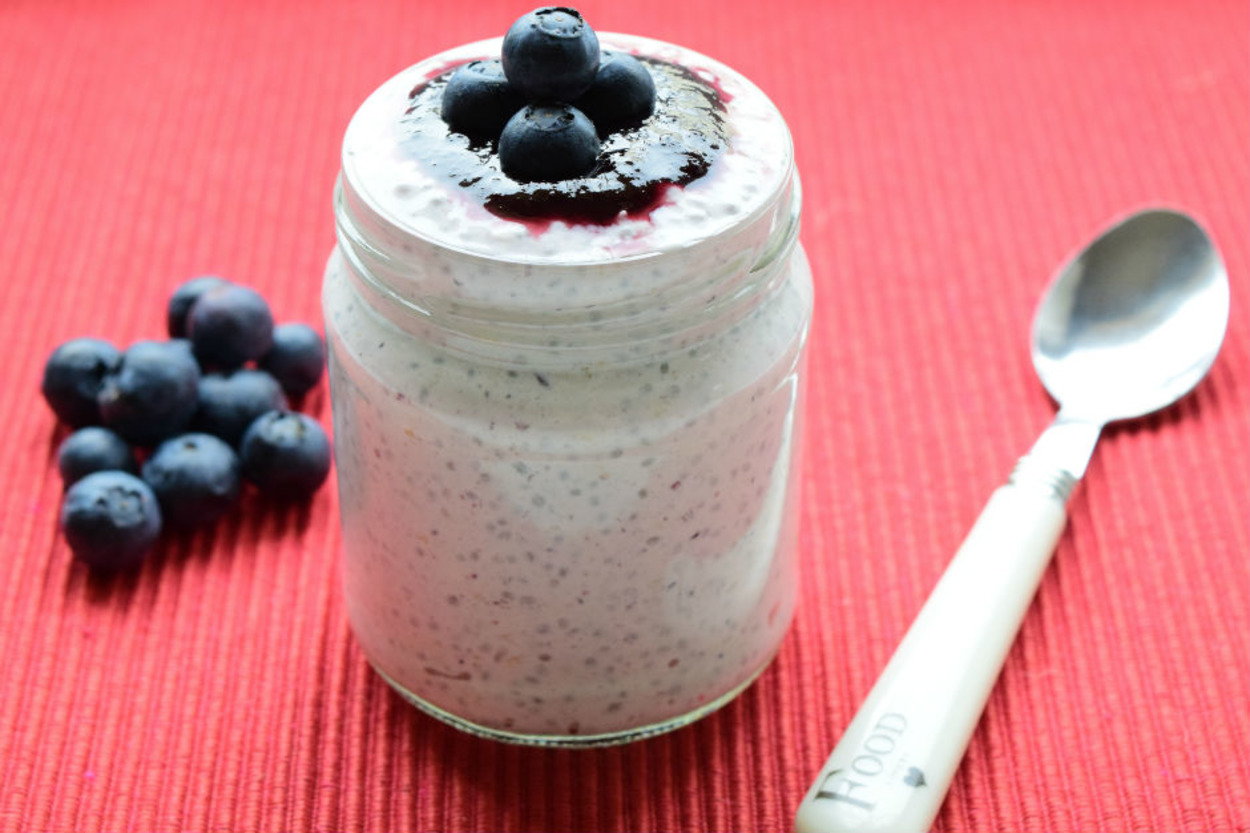 Hafif Kahvaltılık: Yaban Mersinli Chia Puding