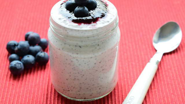 Hafif Kahvaltılık: Yaban Mersinli Chia Puding