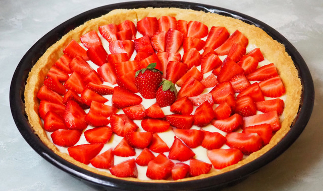 Meyvesinden Başlayın: Çilekli Tart