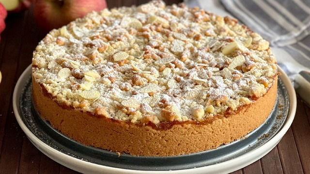 Kafeleri Aratmaz: Elmalı Tarçınlı Tart