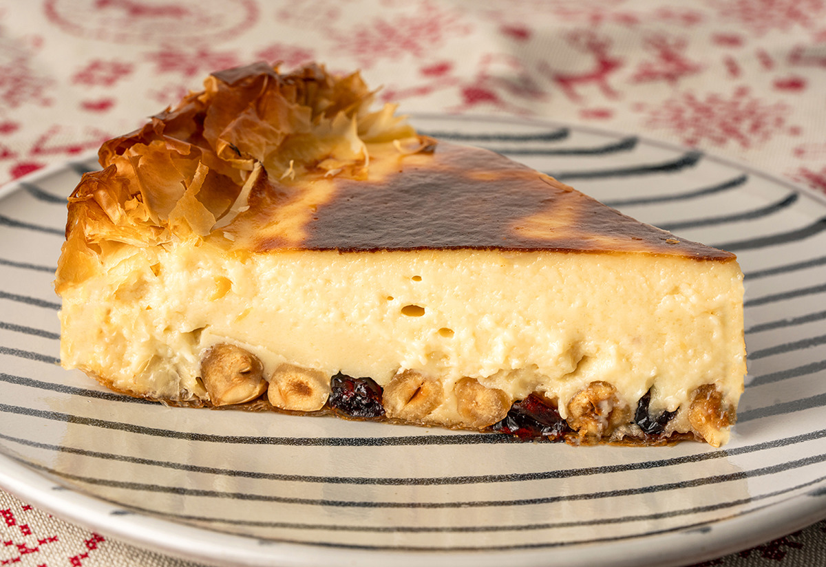 Baklava Yufkası Kullanılır: Süt Helvası Tart Tarifi