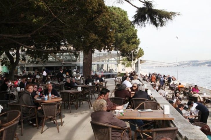 İstanbul'da Denize Nazır Oturmanın Bazen Çok Ekonomik Olduğunun Kanıtı 8 Mekan
