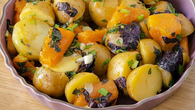 Doyurucu ve Pratik : Bal Kabaklı Patates Salatası