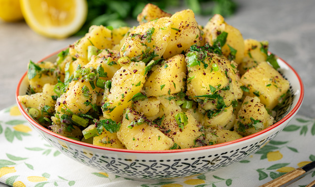 En Pratik Haliyle: Patates Salatası