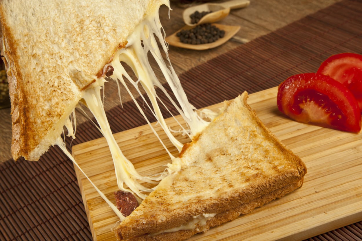 Her Eve Lazım: Sucuklu Kaşarlı Tost